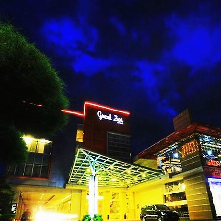 Hotel Grand Zuri Muaraenim Exterior foto
